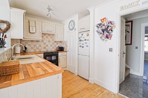 Kitchen- click for photo gallery